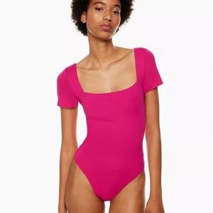 NWT Aritzia Pink Babaton Contour Squareneck Shortsleeve Bodysuit size small